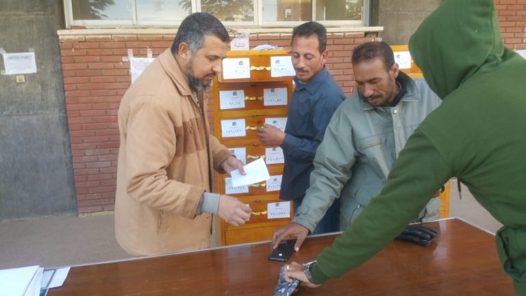 منعا لحيازتها داخل اللجان , التربية الرياضية تخصص دواليب خاصة لحفظ موبيلات ومتعلقات الطلاب
