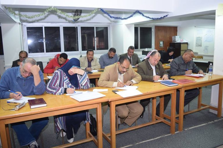 إنتهاء المرحلة الأولي من دورة اللغة الإنجليزية للعاملين بجامعة سوهاج