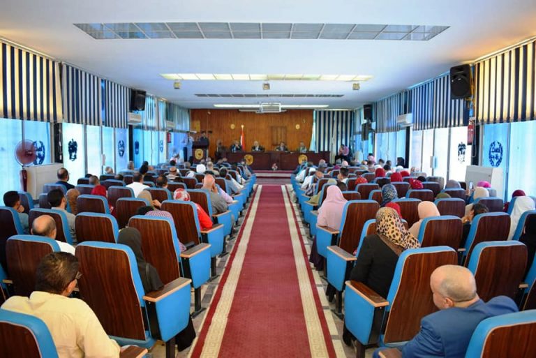 تكريم ١١٢ إداري ممن بلغوا سن التقاعد بجامعة سوهاج