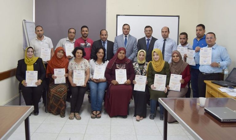 جامعة سوهاج تختتم دورتها لإعداد كوادر تدريبية متخصصة في جودة التعليم