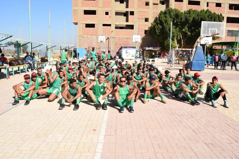 رئيس الجامعة يطلق إشارة البدء لانطلاق البطولة الأولى لأشبال مصر في كرة القدم الخماسي