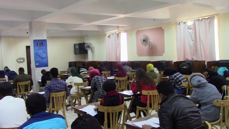 متابعة سير إمتحانات الفصل الدراسى الأول بالكلية – العام الجامعى 2019-2020م