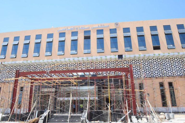 رئيس جامعة سوهاج يتابع أعمال الانشاءات بالمستشفي الجامعي الجديد