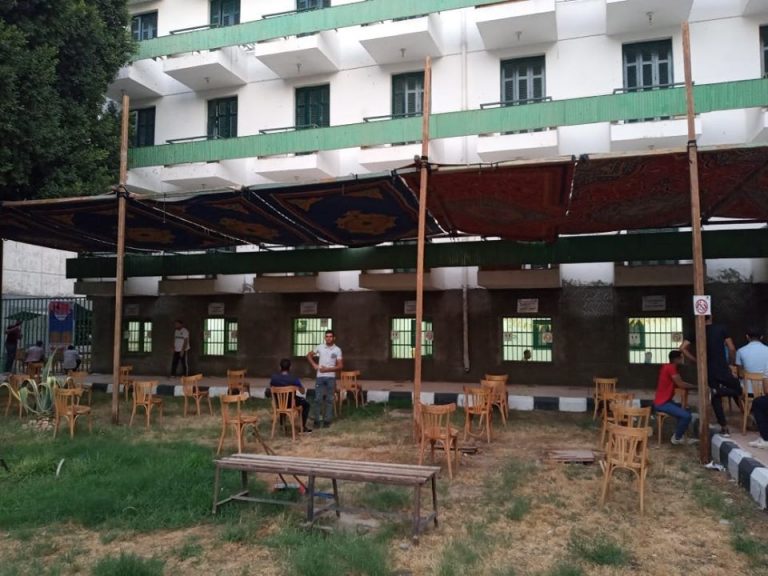 متابعة التسكين الورقي للطالبات القدامى بالمدن الجامعية