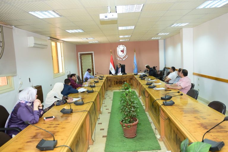 رئيس جامعة سوهاج يجتمع بمجلس إدارة صندوق علاج أعضاء هيئة التدريس