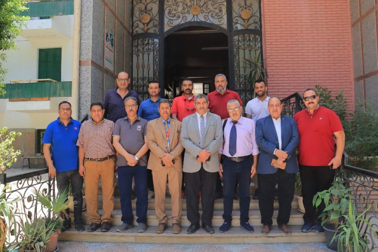 علوم الرياضة … تستقبل لجنة المجلس الأعلى للجامعات لتفقد سير اختبارات القدرات بجامعة سوهاج